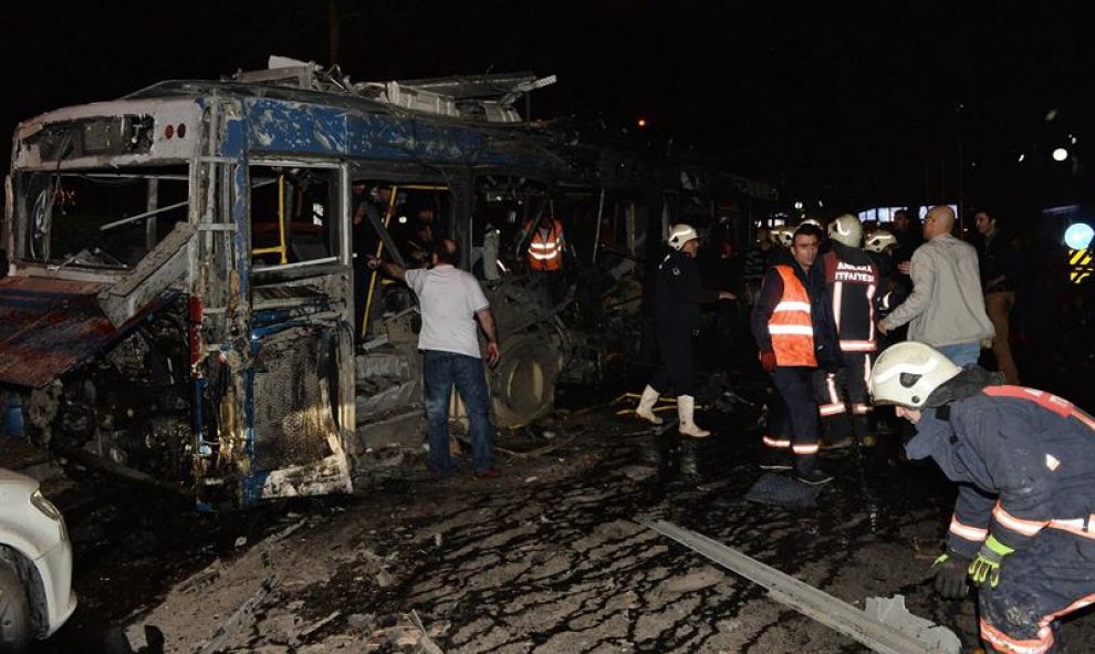 El atentado tuvo lugar en el centro de Ankara provocó cerca de treinta muertos y 75 heridos. / EFE