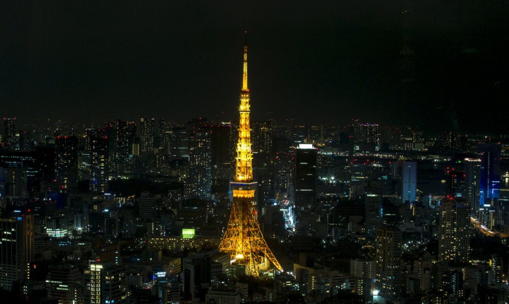 El centro de Tokio (Japón), antes del apagón por la Hora del Planeta.- Thomas Peter (REUTERS)