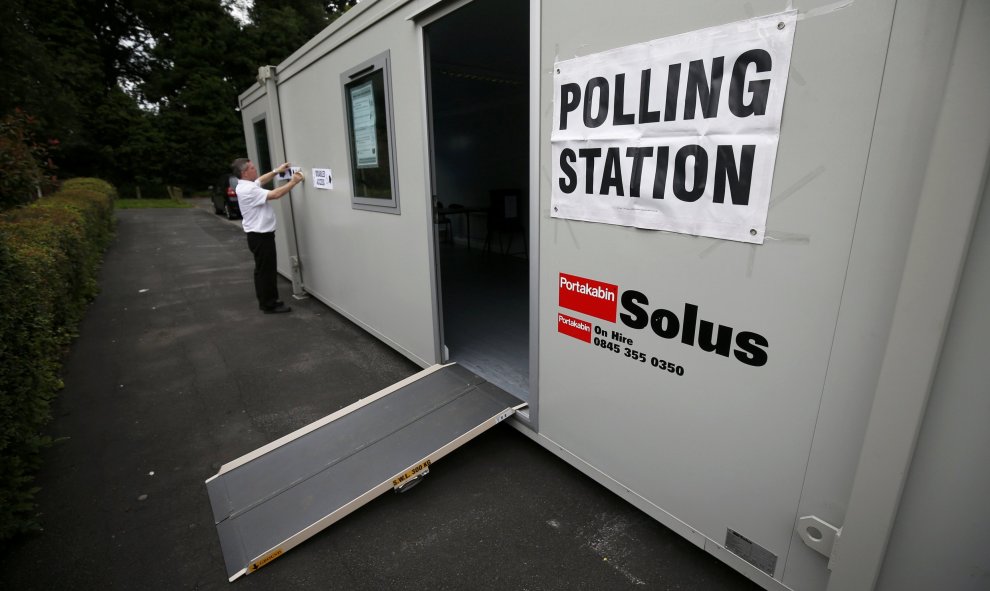 En Reino Unido existen centros de votación portátiles. Este en Heald Green, Stockport, Londres