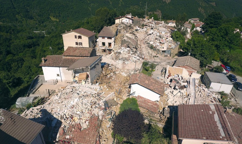 Imagen de un drone. Los daños en la localidad de Saletta provocados por el terremoto de Italia.- REUTERS/Stefano De Nicolo