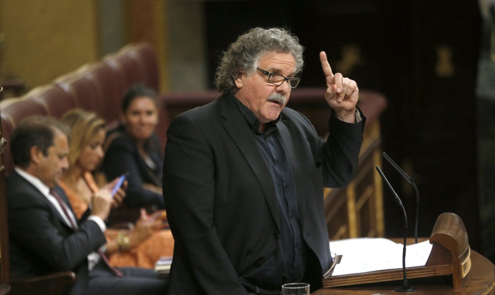 El portavoz de ERC Joan Tardá, durante su intervención en la segunda sesión del debate de investidura del candidato del PP, Mariano Rajoy. EFE/Chema Moya