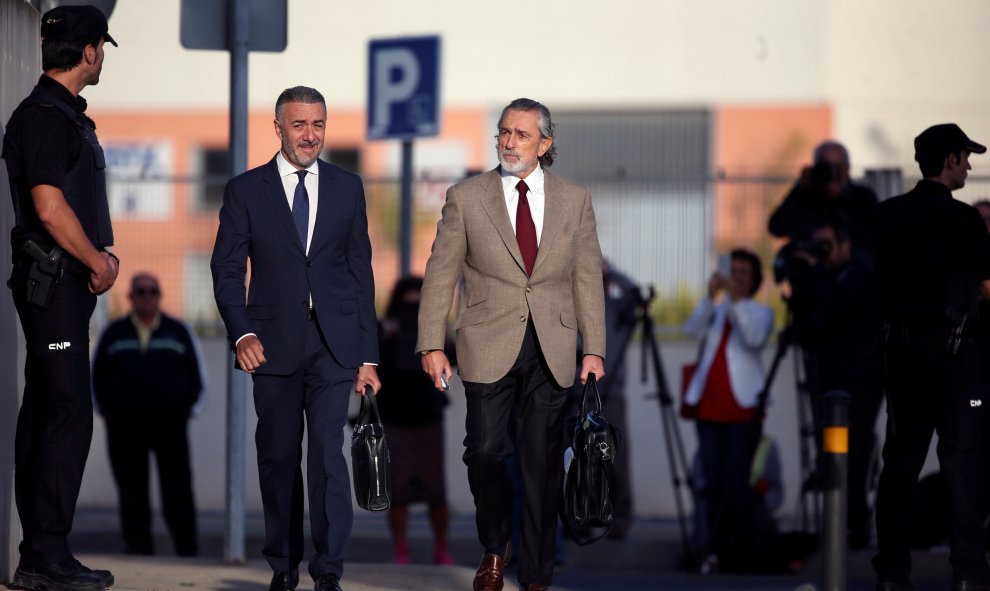 Francisco Correa, el presunto líder de la trama, llegando a la Audiencia Nacional. REUTERS