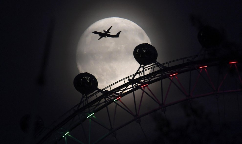 Vistas desde el 'London Eye' de la superluna / REUTERS