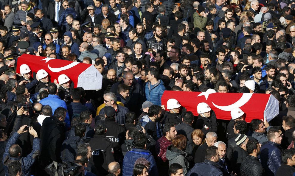 El atentado en Estambul, en imágenes./ REUTERS