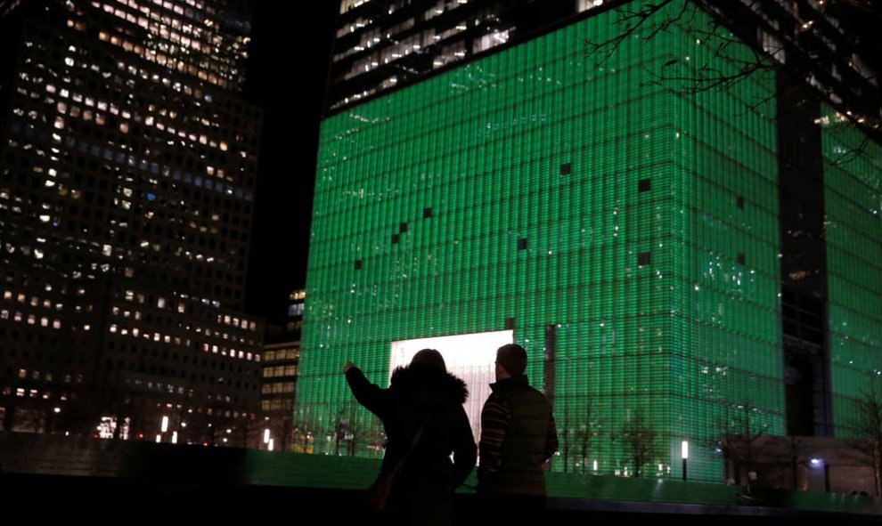 El Memorial del 11-S también se sumó al homenaje al santo.| REUTERS (Andrew Kelly)