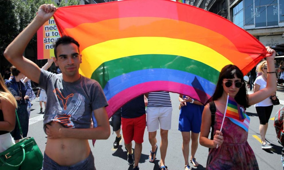 Otro momento de la celebración en Belgrado, que no fue tan masiva como en otros lugares. | KOCA SULEJMANOVIC (EFE)