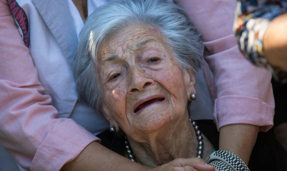 El llanto de una mujer valiente.- REUTERS