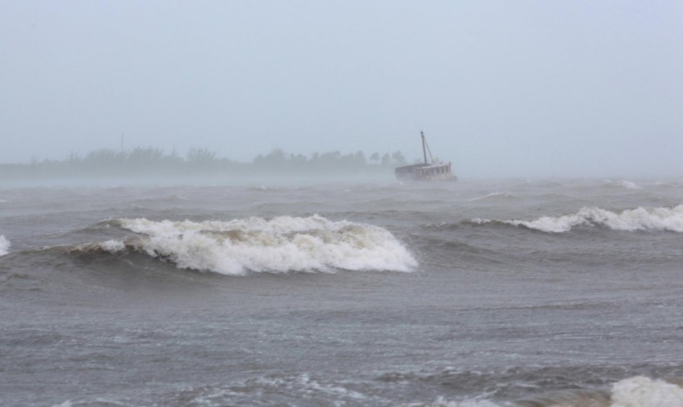 En República Dominicana ha dejado más de 5.500 evacuados, Fajardo, Puerto Rico / REUTERS