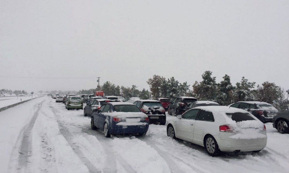 Fotografía facilitada por un conductor retenido en la A-6, a la altura del Km 75, en sentido Madrid.