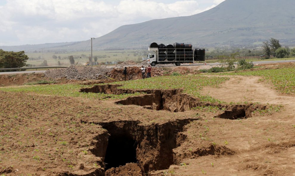 Las grietas han aparecido en el Gran Valle del Rift, una de los terrenos más inestables del continente africano. / Reuters