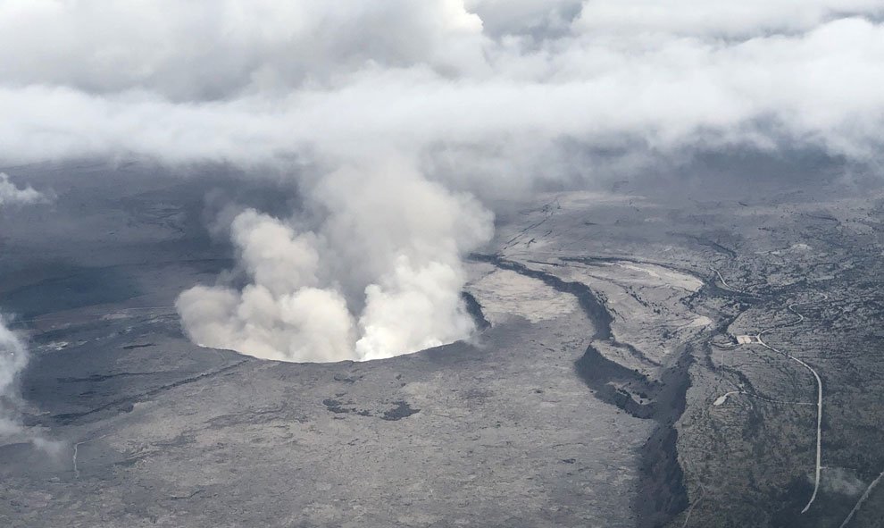 Kīlauea entró en erupción el pasado jueves 3 de mayo y desde entonces está arrasando la isla de Hawai. / EFE