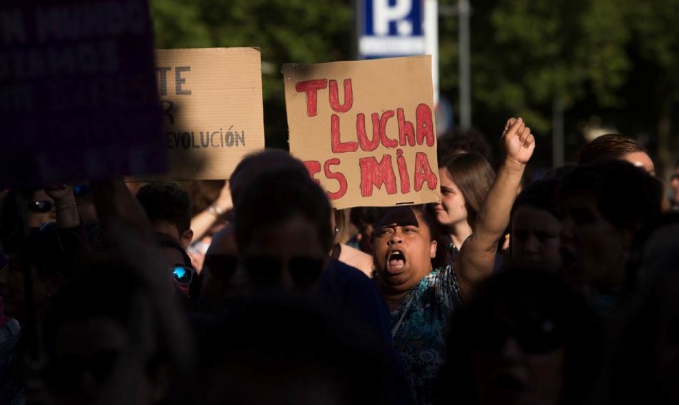 Otro aspecto de la manifestación en Santander. (P. Puente Hoyos | EFE)