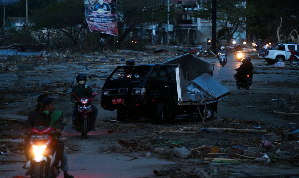 La catástrofe comenzó con un terremoto de 6,1 grados que causó un muerto y 20 heridos - REUTERS/Athit Perawongmetha