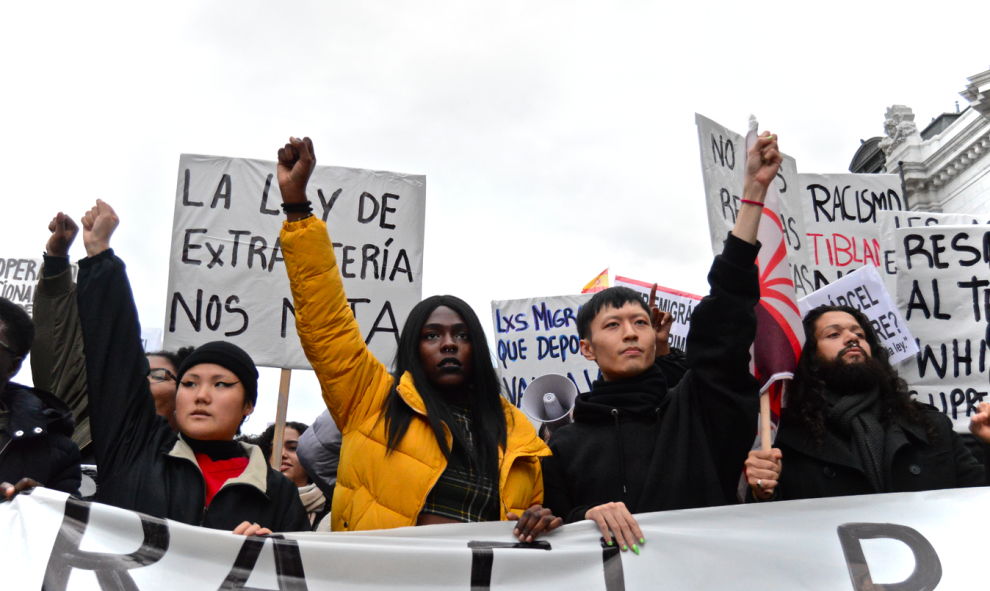 Cientos de personas se han concentrado en Cibeles en contra del racismo - Arancha Ríos