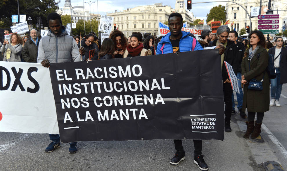 Cientos de personas se han concentrado en Cibeles en contra del racismo - Arancha Ríos