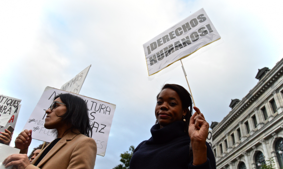 Cientos de personas se han concentrado en Cibeles en contra del racismo - Arancha Ríos