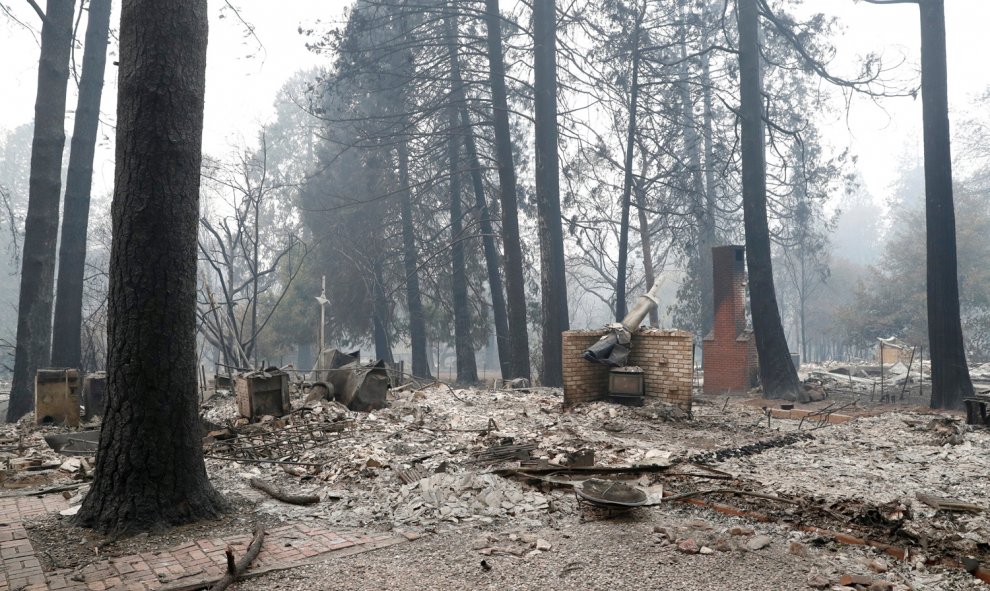 Una casa destruida por las llamas en Camp Fire, Paradise.- REUTERS