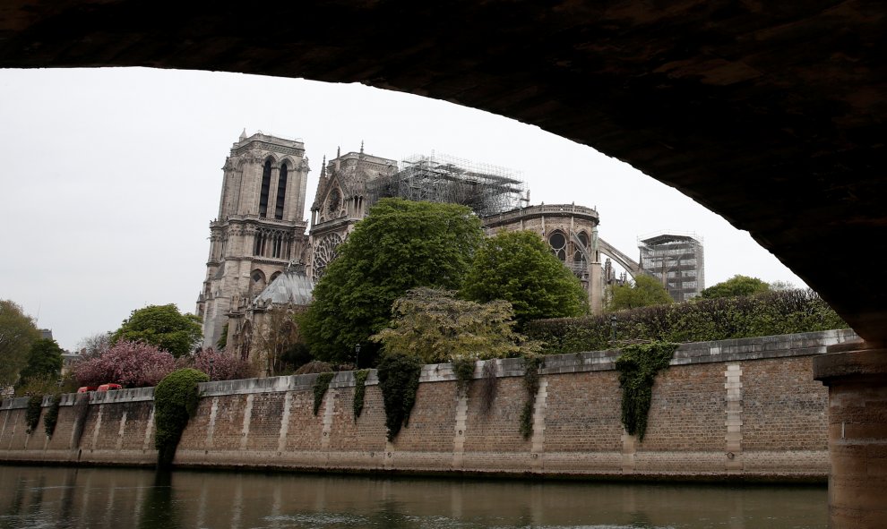 Vista de Notre-Dame después del devastador incendio. / Benoit Tessier (Reuters)