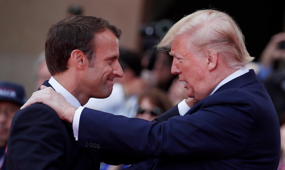 El presidente galo, Emmanuel Macron (i), y su homólogo estadounidense, Donald Trump (d), durante la ceremonia de conmemoración | EFE