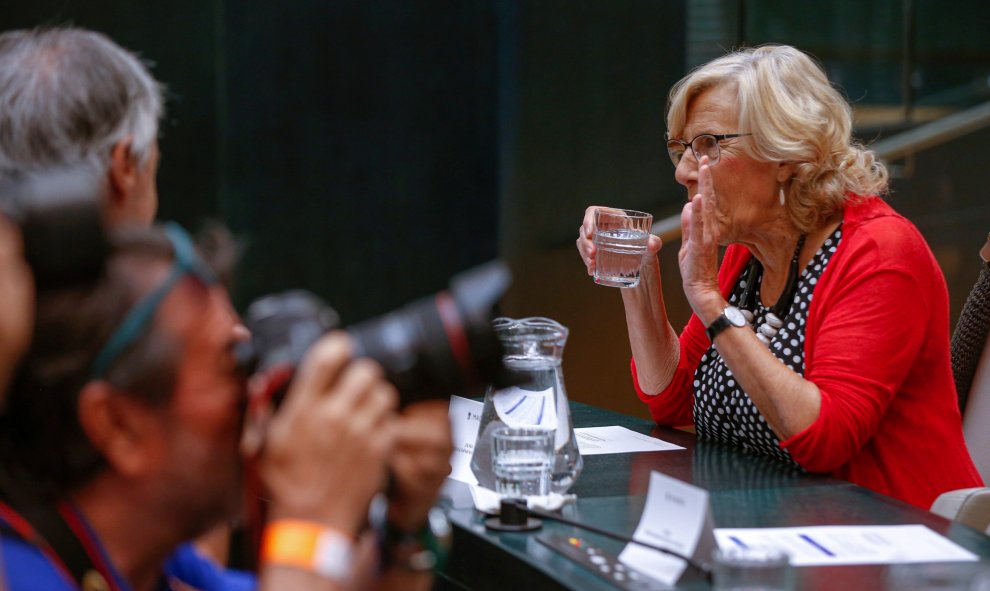 La alcaldesa en funciones del Ayuntamiento de Madrid, Manuela Carmena, poco antes del inicio de la constitución del Ayuntamiento de Madrid, este sábado en el Palacio de Cibeles. El PP y Vox han pactado la pasada madrugada que el candidato popular José Lui