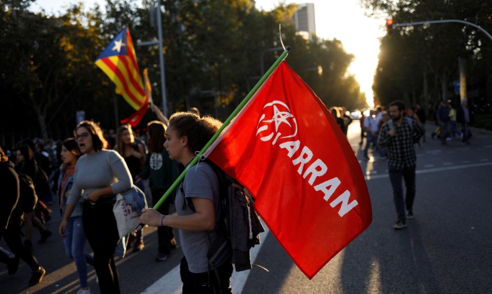 Los barceloneses volvieron a salir a la calle en protesta por la sentencia por segundo día consecutivo. / EFE