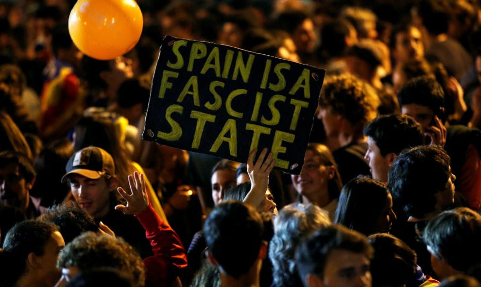 17/10/2019 - Protestas en Barcelona contra la sentencia del 'procés'. / REUTERS (Albert Gea)