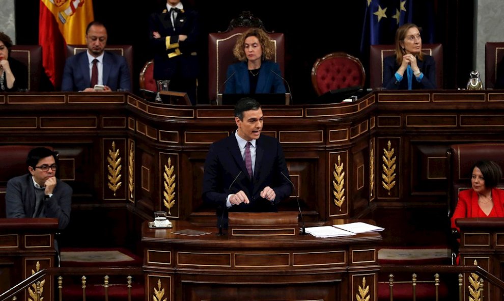 El presidente del Gobierno en funciones, Pedro Sánchez, en el Congreso de los Diputados durante su intervención en la primera jornada de su investidura como presidente del Gobierno. EFE/Juan Carlos Hidalgo