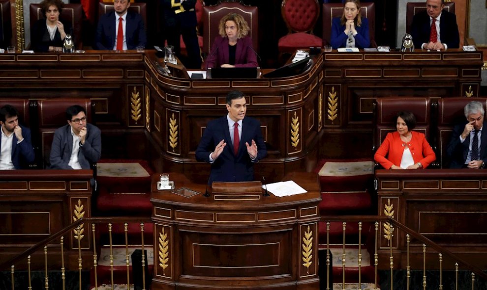 El presidente del Gobierno en funciones, Pedro Sánchez, durante su intervención al inicio de la tercera jornada del debate de su investidura como presidente del Ejecutivo de la nueva legislatura, este martes en el Congreso. EFEJuan Carlos Hidalgo