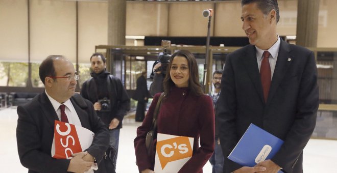 Los portavoces en el Parlament de Ciudadanos, Inés Arrimadas, el PSC, Miquel Iceta, y el Partido Popular, Xavier García Albiol, presentan ante el Tribunal Constitucional los recursos de amparo contra la decisión de admitir a trámite la resolución soberani