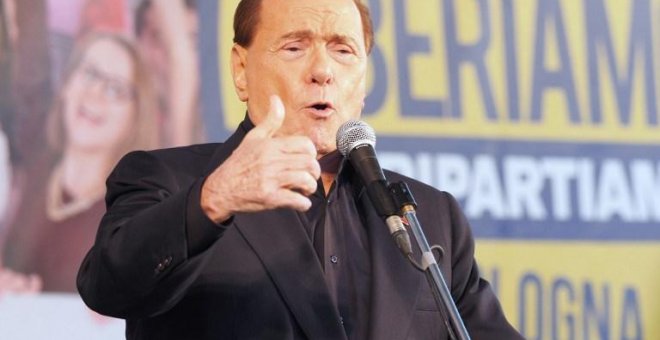 El ex primer ministro italiano Silvio Berlusconi durante un mitin el pasado mes de noviembre. - AFP