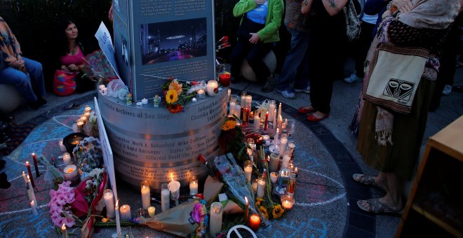 Vigilia por las víctimas de la masacre de Orlando en San Diego, California, EEUU.- REUTERS / Mike Blake