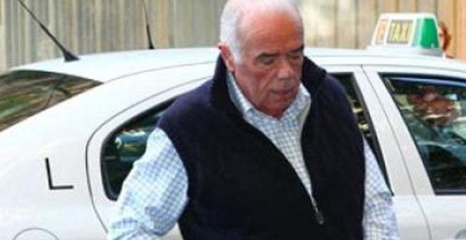 El extesorero de Alianza Pupular (AP) Rosendo Naseiro, a su llegada al Tribunal Superior de Justicia de Madrid donde compareció para testificar sobre su relación con el extesorero del PP Luis Bárcenas.