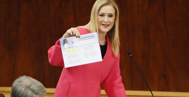 La presidenta de la Comunidad de Madrid, Cristina Cifuentes, durante el pleno celebrado este jueves en la Asamblea de Madrid./EFE