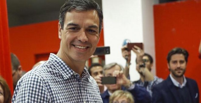 Pedro Sánchez ha votado en la sede del PSOE de Pozuelo de Alarcón / EFE