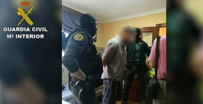 Imagen de la Guardia Civil que detuvo la semana pasada en Melilla a un hombre de 40 años de origen marroquí y nacionalidad danesa por su implicación en una red yihadista. | EFE