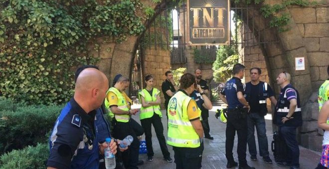 Fotografía facilitada por Emergencias del Ayuntamiento de Madrid que muestra las inmediaciones del lugar en el que un total de 33 personas, algunas de ellas menores de edad, han resultado heridas leves al chocar dos convoyes del Tren de la mina, una monta