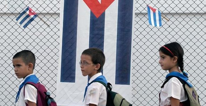 La fachada de un colegio de Cuba / Enrique De La Osa - REUTERS