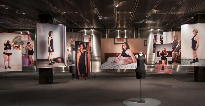 'Little black dress', exposición de Yolanda Domínguez en el Museo del Traje / Yolanda Domínguez