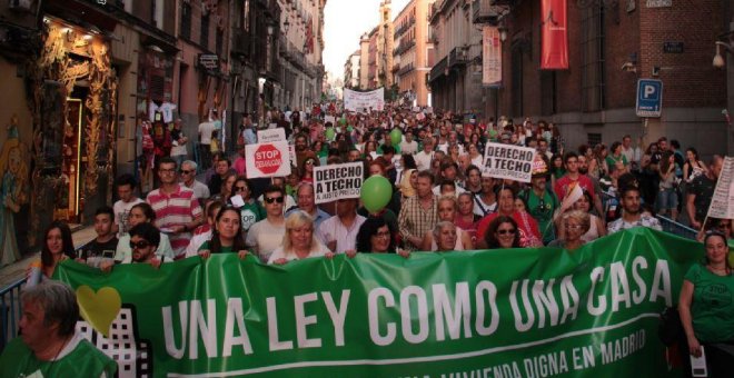 Manifestación por la ILP de vivienda de Madrid en la calle Mayor. /F.G.