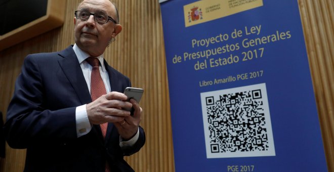 El ministro de Hacienda, Cristóbal Montoro, en el Congreso en la presentación de los Presupuestos de 2017. REUTERS