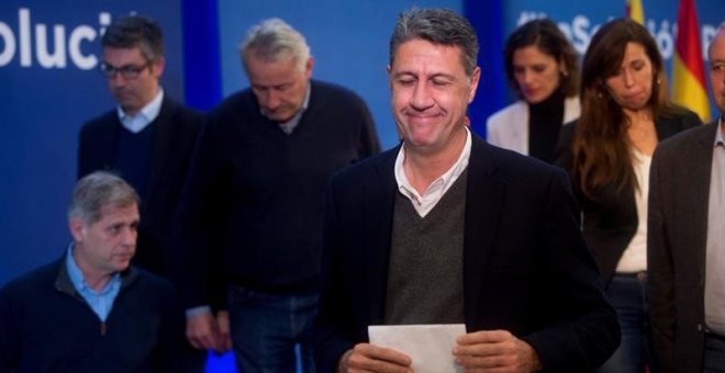 El cabeza de lista del PPC en las elecciones del 21D, Xavier García Albiol, abandona la sala de prensa valorar los resultados electorales de su formación en las elecciones catalanas del 21D. EFE/Quique García