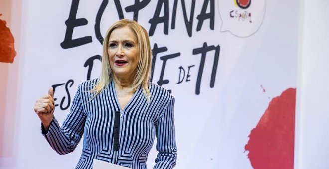 La presidenta de la Comunidad de Madrid, Cristina Cifuentes, durante su intervención en la presentación del nuevo proyecto de Palacio de Congresos de Madrid en la Feria Internacional de Turismo (FITUR). EFE/Santi Donaire