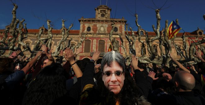 Protesta frente al Parlament de Catalunya. - REUTERS