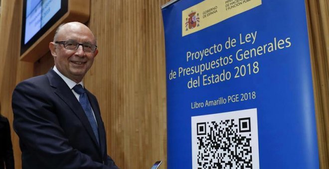 El ministro de Hacienda, Cristóbal Montoro, durante la presentación en el Congreso de los Diputados del proyecto de Presupuestos Generales del Estado para 2018. | CHEMA MOYA (EFE)