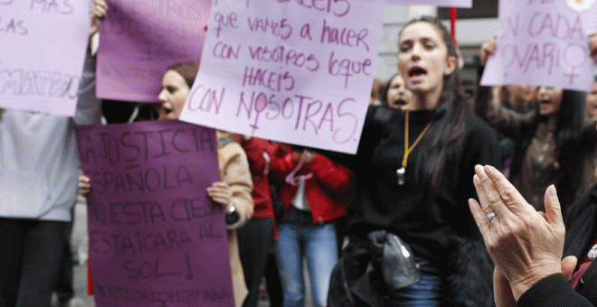 Protesta de esta semana contra la sentencia de 'La Manada'. EFE