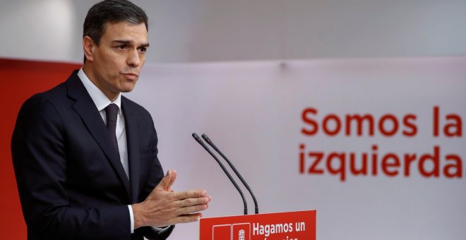 El líder del PSOE, Pedro Sánchez, en rueda de prensa ofrecida en la sede del Partido, tras la reunión mantenida con el presidente del Gobierno, Mariano Rajoy, en el Palacio de la Moncloa. EFE/ Emilio Naranjo