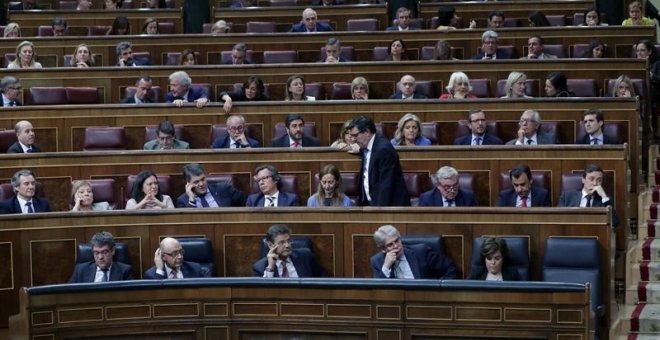 Escaño vacío del presidente del Gobierno, Mariano Rajoy, durante el debate de la moción de censura en el Congreso. - EFE