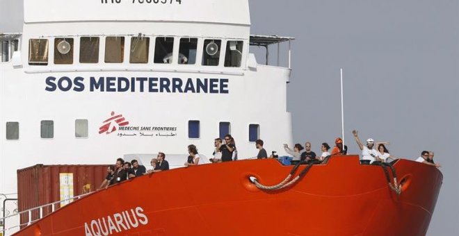 Imagen de archivo que muestra al buque humanitario de las ONG SOS Méditerranée y Médicos Sin Fronteras (MSF) Aquarius. - EFE