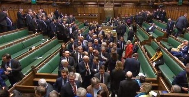 Los parlamentarios británicos votaron en contra del acuerdo del brexit de Theresa May. / EFE