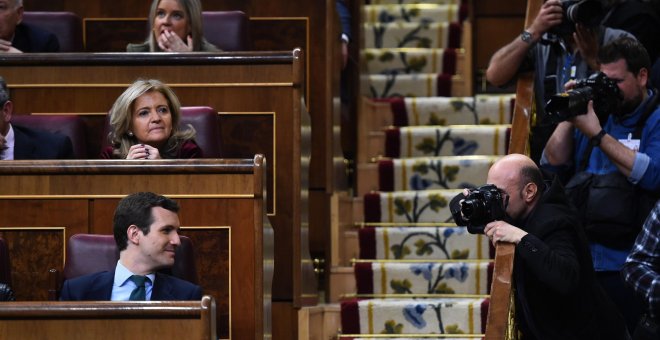 El presidente del PP, Pablo Casado, posa para los medios al inicio del pleno del debate de las enmiendas a la totalidad del proyecto de Presupuestos para 2019, en el Congreso. EFE/Fernando Villar